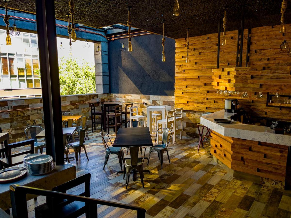 Cadillac Cocoon Beds Mexico City Exterior photo